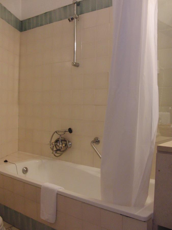 Hotel Каштелу-ди-Види Номер фото